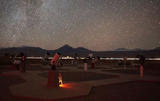Terrasa con telescopios
